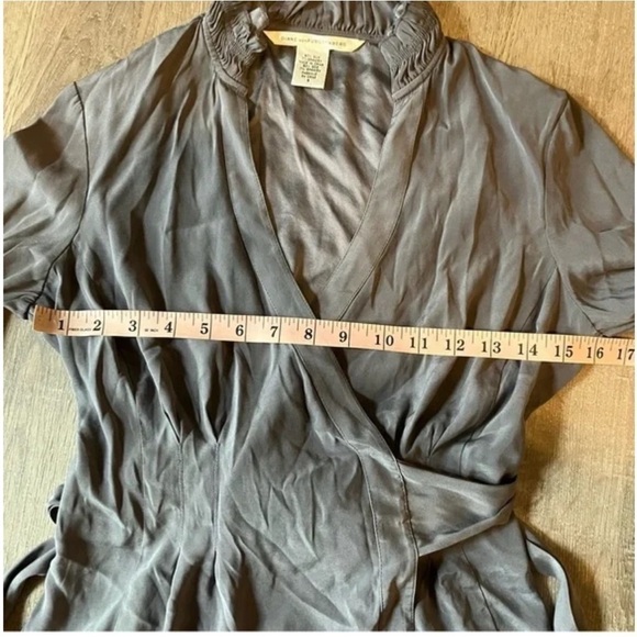 Diane Von Furstenburg Gray Silk Wrap 6 EUC - Picture 6 of 9